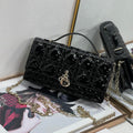 Bolso acolchado brillante de charol