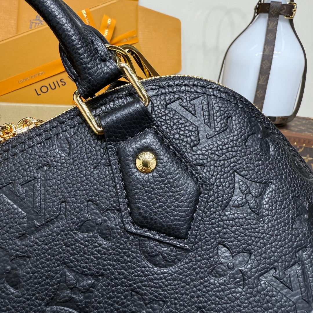 Bolso de piel repujada