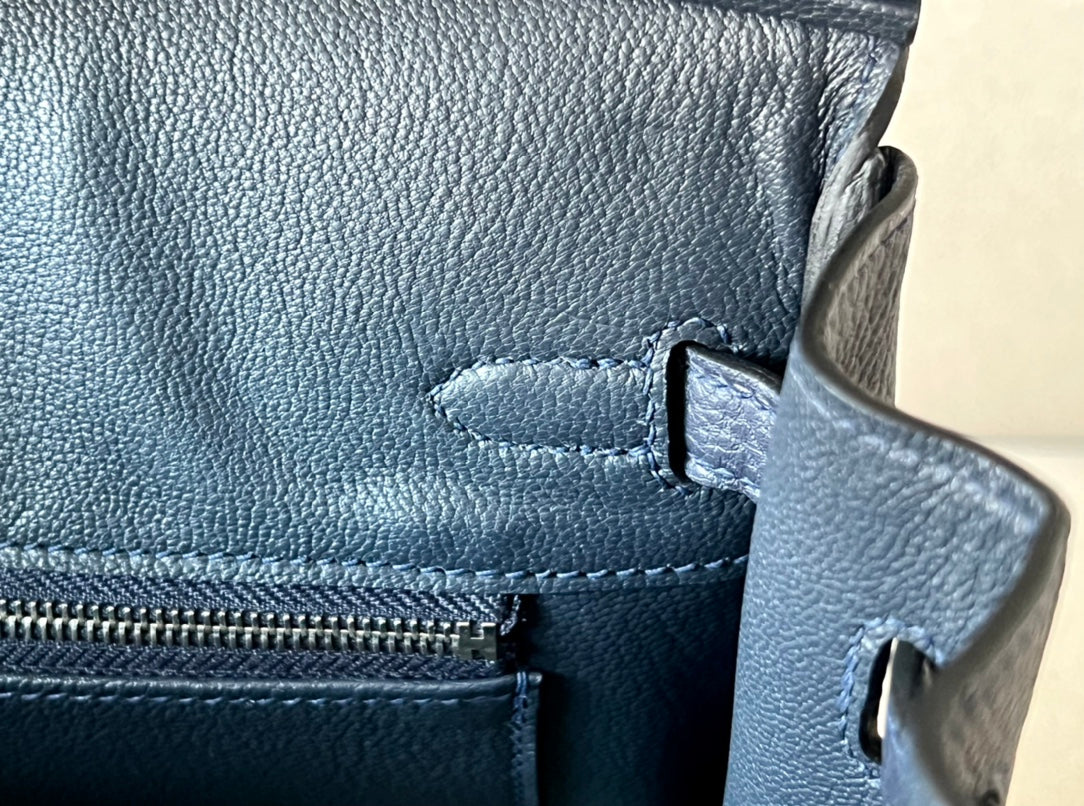 Bolso de piel estructurado