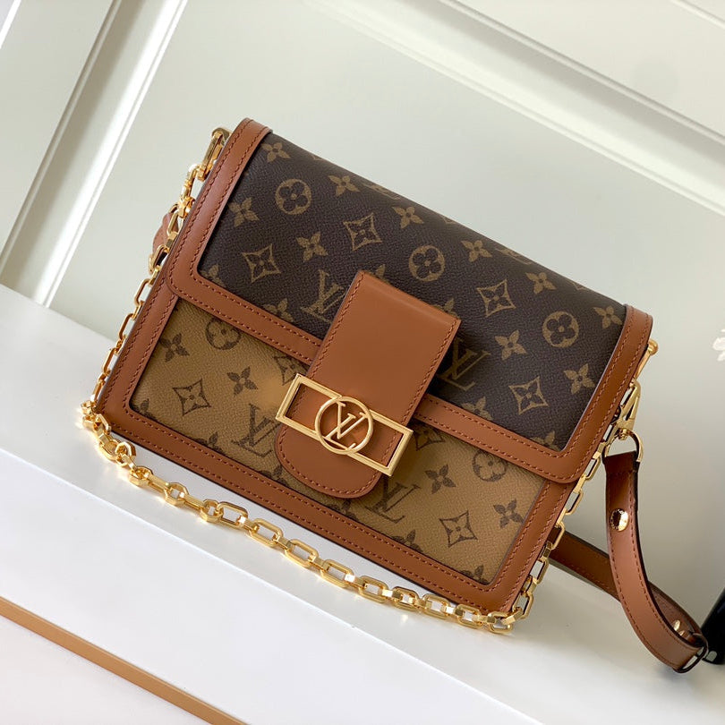 Bolso de hombro clásico con monograma