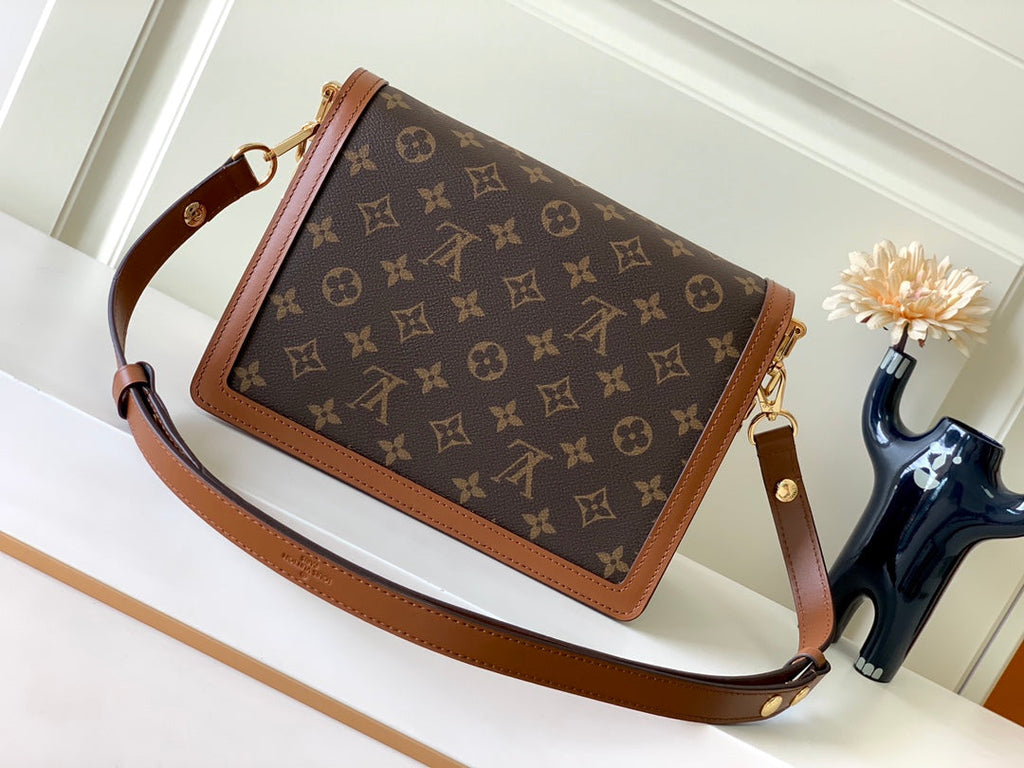 Bolso de hombro clásico con monograma